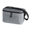 Bolsa Térmica com Alça Transversal Regulável 6L JR 2798 | Contém bolso frontal com zíper, bolsos laterais telados, e alça transversal regulável em nylon (não removível) com apoio para ombro.